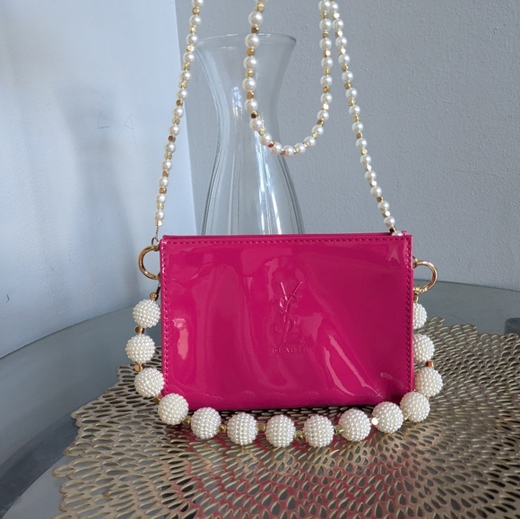 Yves Saint Laurent - Picture 4 of 14